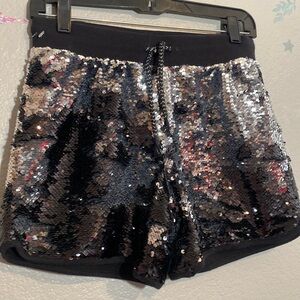 Sequin shorts . More than Magic XL (14-16)